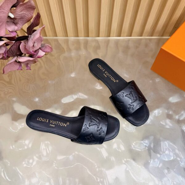 Шлепанцы Louis Vuitton