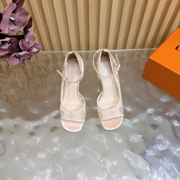 photo_2026-02-28_08-31-40 Босоножки Louis Vuitton