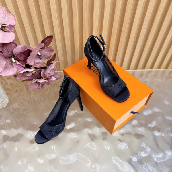 photo_2026-02-28_09-22-20 Босоножки Louis Vuitton