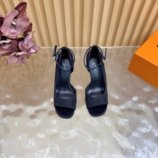 photo_2026-02-28_09-22-22 Босоножки Louis Vuitton