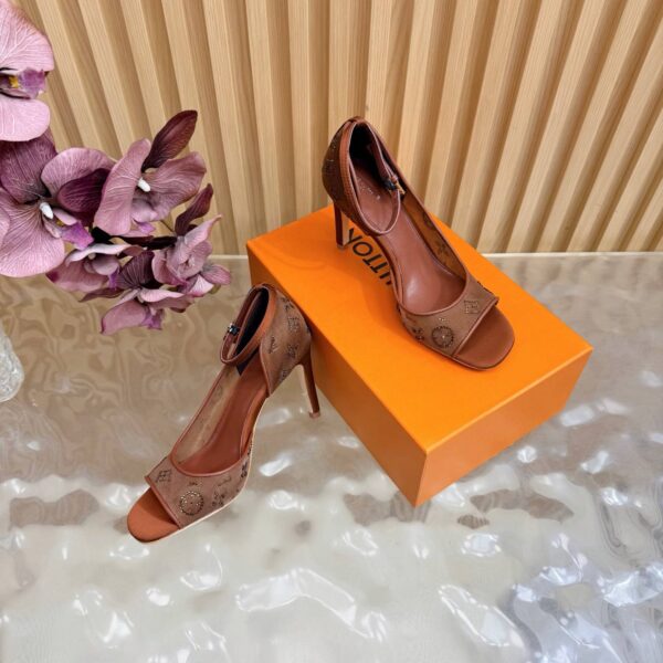 Босоножки Louis Vuitton