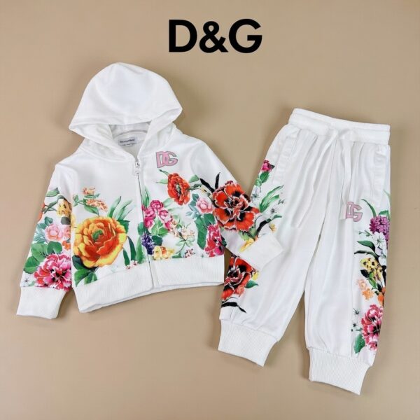 38d2f590-a0c0-4bb5-9a41-1305bd0552b8 Костюм со штанами Dolce&Gabbana