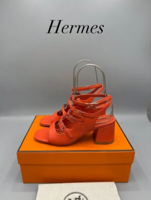 5c8067b1-4e4b-4300-a924-ffd9417822c0 Босоножки Hermes