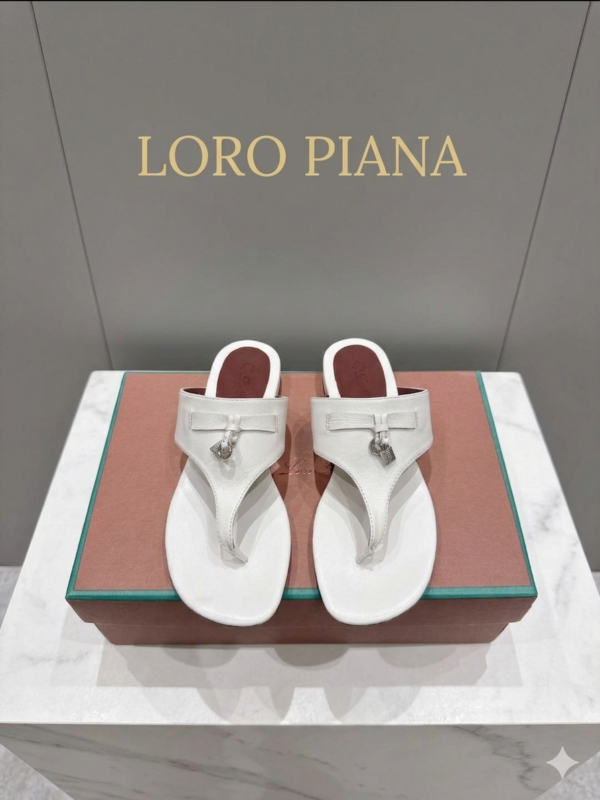 Gemini_Generated_Image_uvfvv9uvfvv9uvfv Шлепанцы Loro Piana