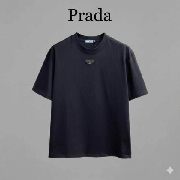 Футболка Prada