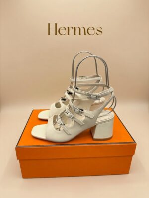 a77908fb-4c17-48fb-948d-18a069c5d61d Босоножки Hermes