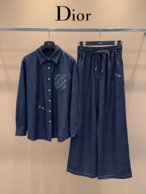 d4e462b4-4f5b-41f9-8fbf-bb351b73964d Костюм с брюками Dior