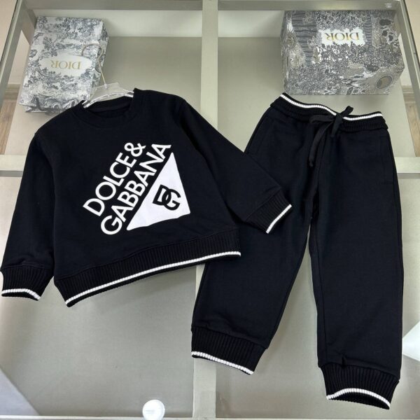 photo_2026-03-03_14-19-11 Костюм с брюками Dolce&Gabbana