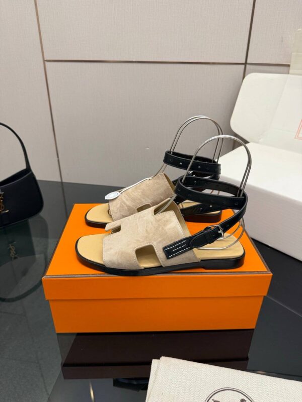 photo_2026-03-08_03-49-12 Сандалии Hermes