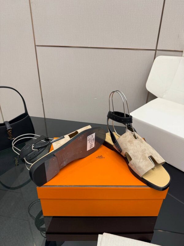 photo_2026-03-08_03-49-16 Сандалии Hermes
