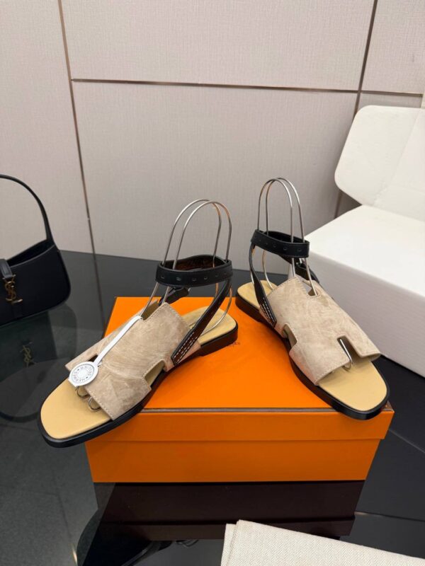 photo_2026-03-08_03-49-21 Сандалии Hermes