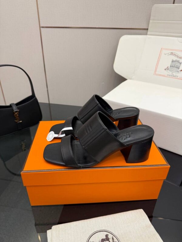 photo_2026-03-08_14-36-00 Сандалии на каблуке Hermes