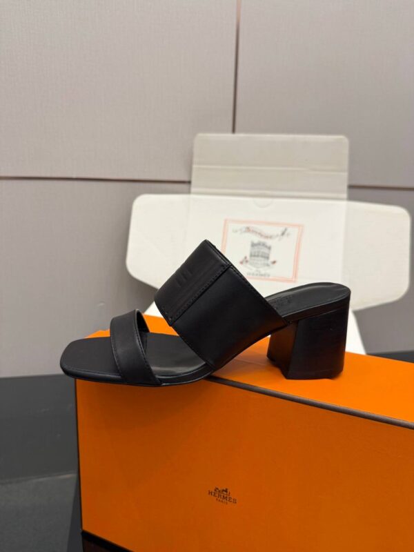 photo_2026-03-08_14-36-09 Сандалии на каблуке Hermes