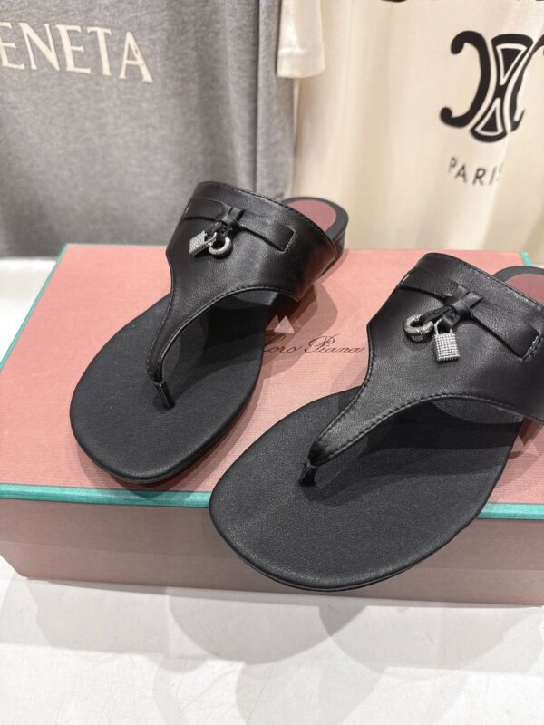 Шлепанцы Loro Piana