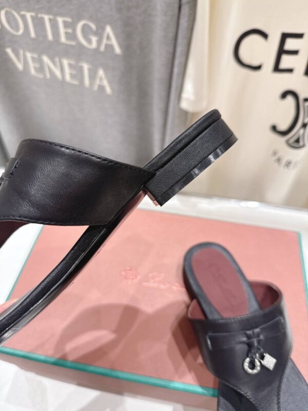 Шлепанцы Loro Piana