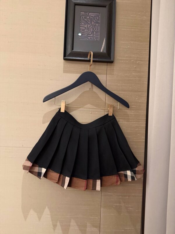 photo_2026-03-14_10-45-11 Костюм с юбкой Burberry