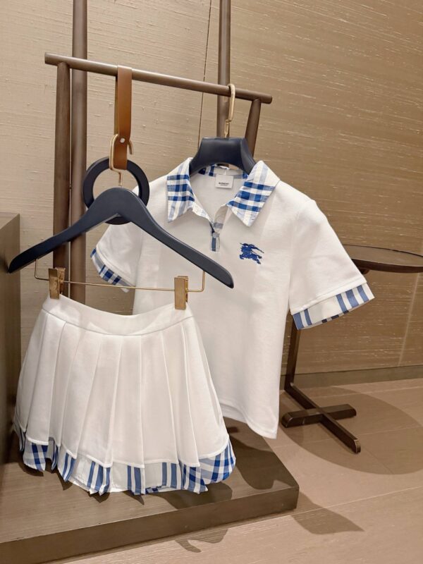 photo_2026-03-14_10-49-32 Костюм с юбкой Burberry