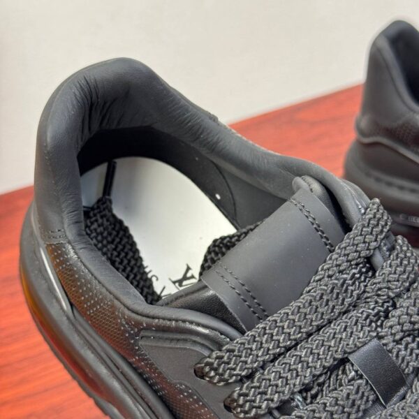 Кроссовки Louis Vuitton