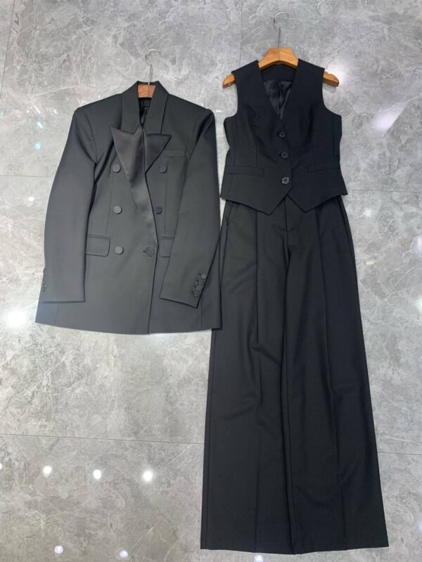 photo_2026-03-21_07-52-00 Костюм-тройка Balmain