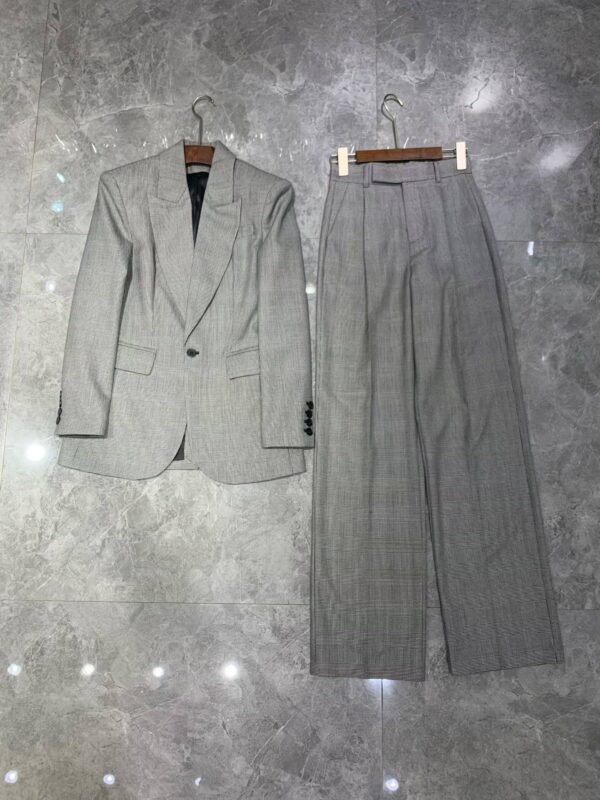 photo_2026-03-21_08-04-25 Костюм с брюками Balmain