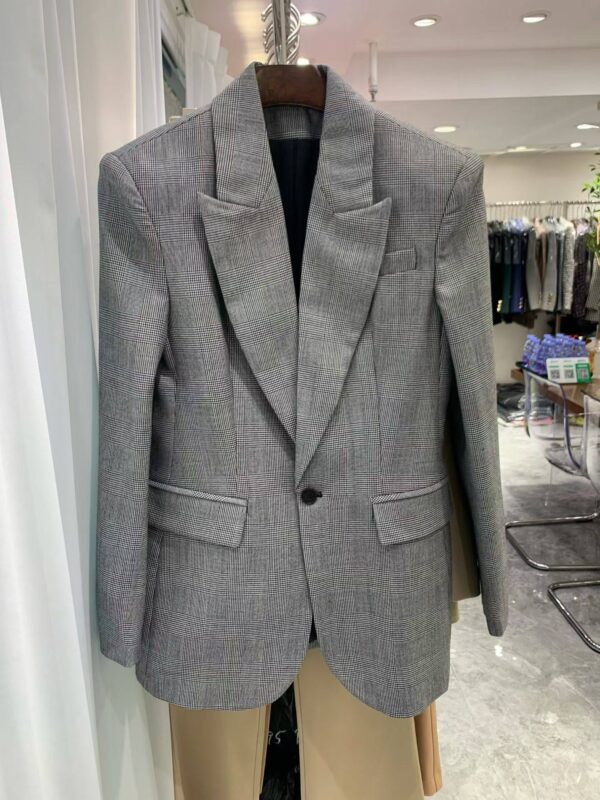 photo_2026-03-21_08-04-34 Костюм с брюками Balmain