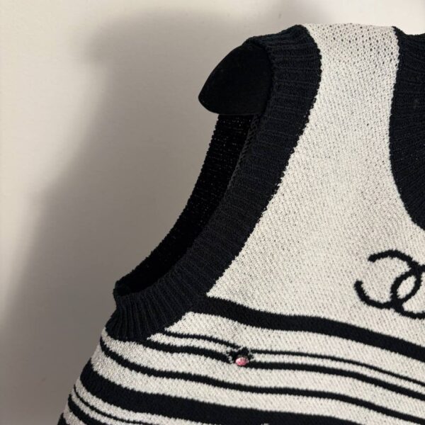 photo_2026-03-24_09-42-36 Жилет Chanel