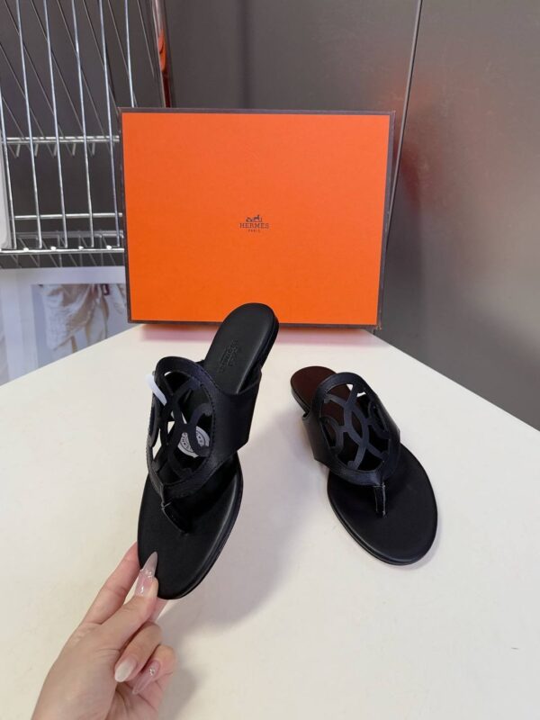 Шлепанцы Hermes