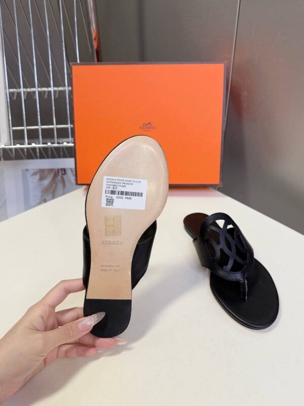 Шлепанцы Hermes