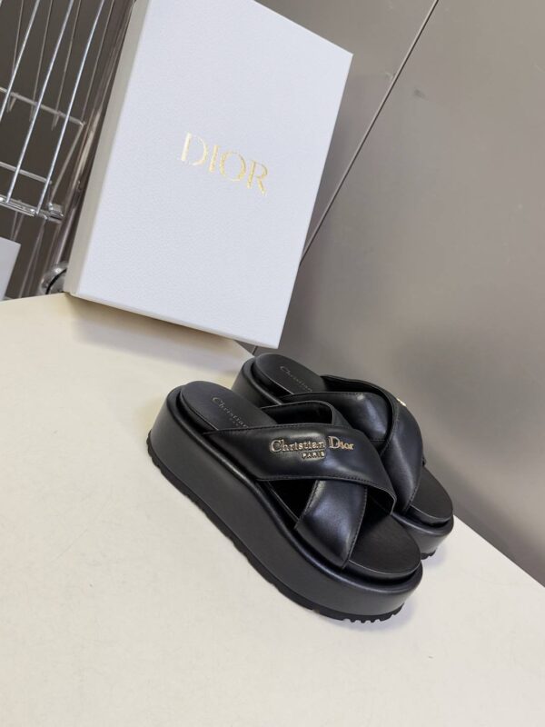 Шлепанцы на платформе Dior