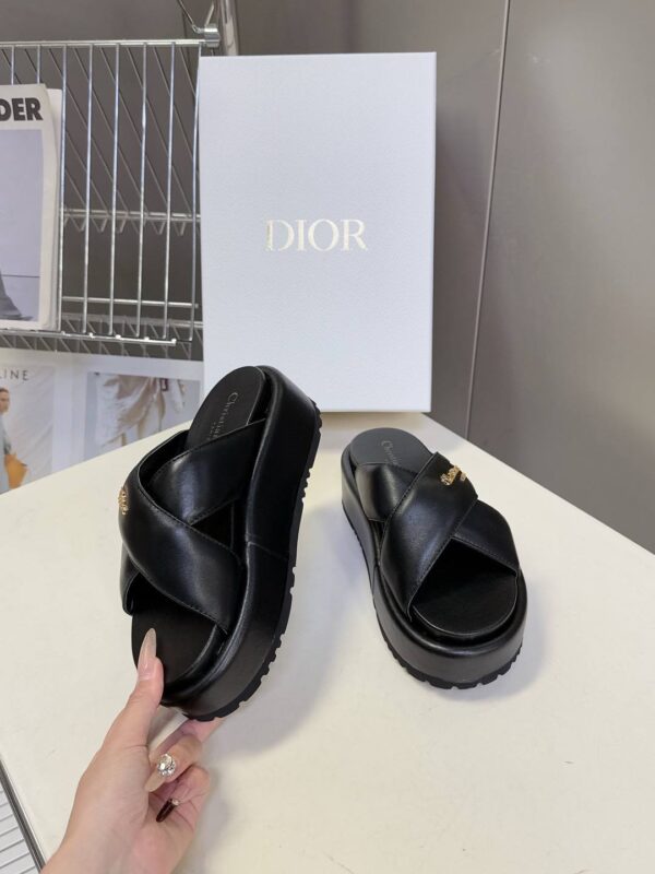 Шлепанцы на платформе Dior
