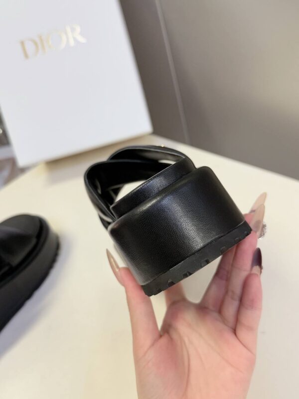 Шлепанцы на платформе Dior