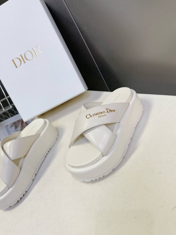 Шлепанцы на платформе Dior